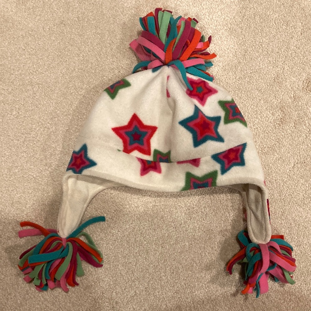 Gap Kids girls enter pom pom hat, size small/medium, cream with colorful stars